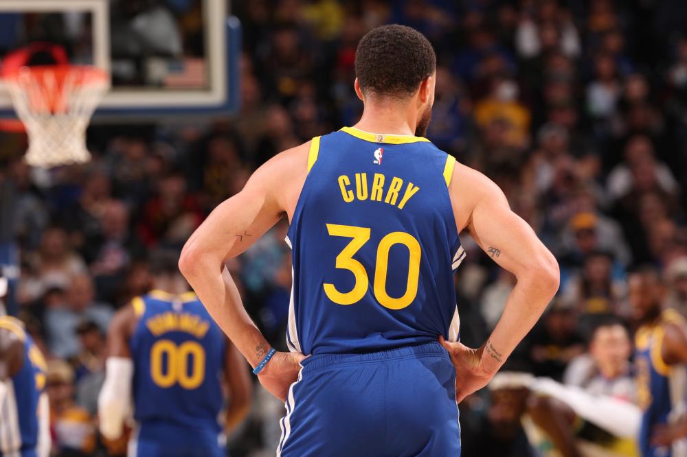 防守中对球 防守中对球