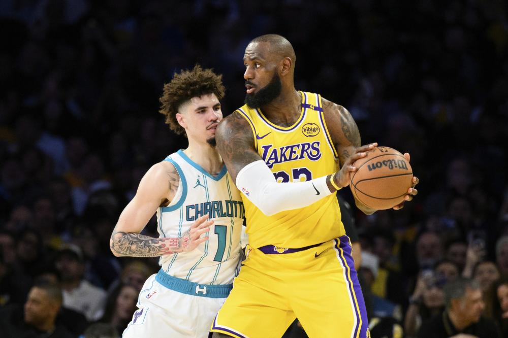 LPL首支9连败队伍诞生！EDG选手怒怼粉丝：你行你上去打啊.